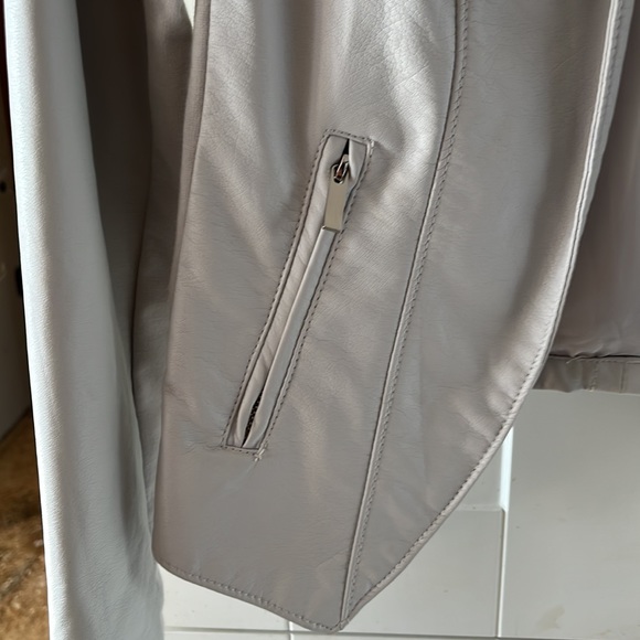 Ladies leather blazer - Picture 2 of 4